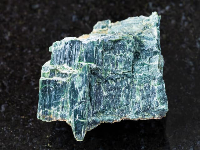 Chrysotile crystal