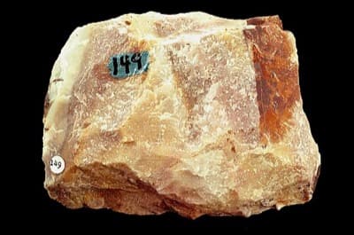 Novaculite crystal