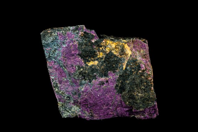 Purpurite crystal