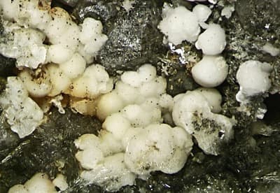 Strontianite crystal